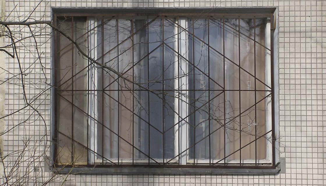 Фото решетки на окна в стиле лофт